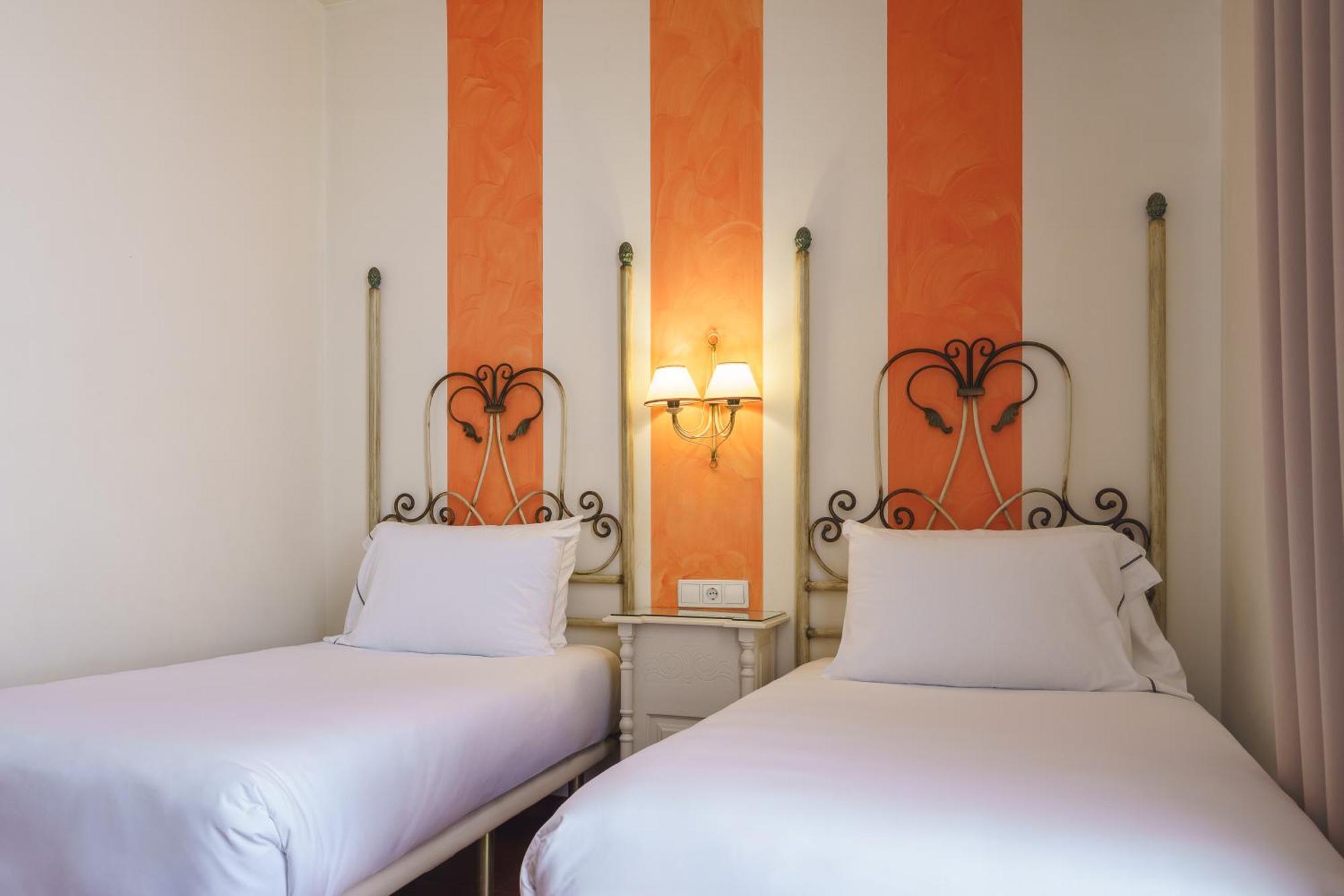 Crisol Chiclana Hotel Chiclana de la Frontera Exterior photo